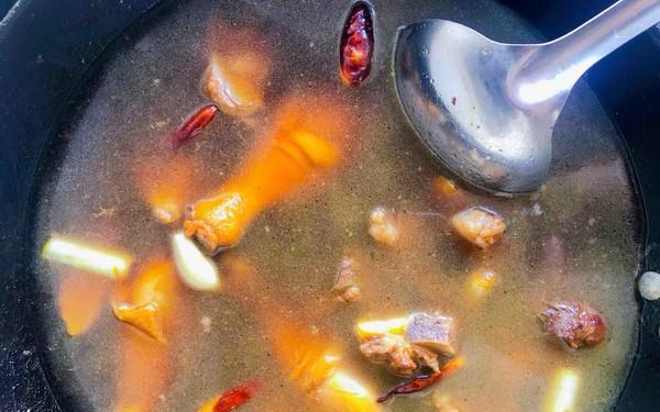 炖排骨时有人先焯水有人直接炖,炖排骨之前需不需要把肉先炒一下