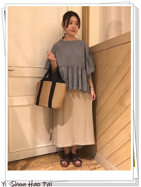 夏季格子衬衫搭配50岁,新款格子衬衫时尚潮流穿搭