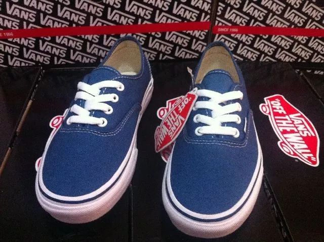 一双vans经典款多重,一双vans鞋成本有多少