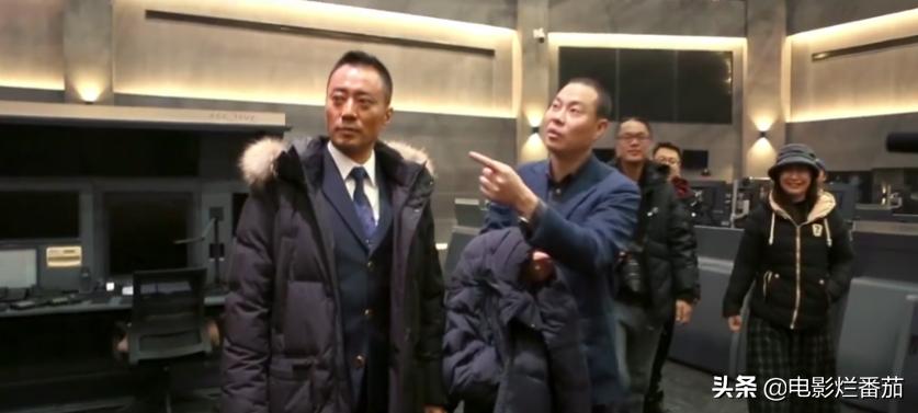 中国机长帅气出场,中国机长出场视频