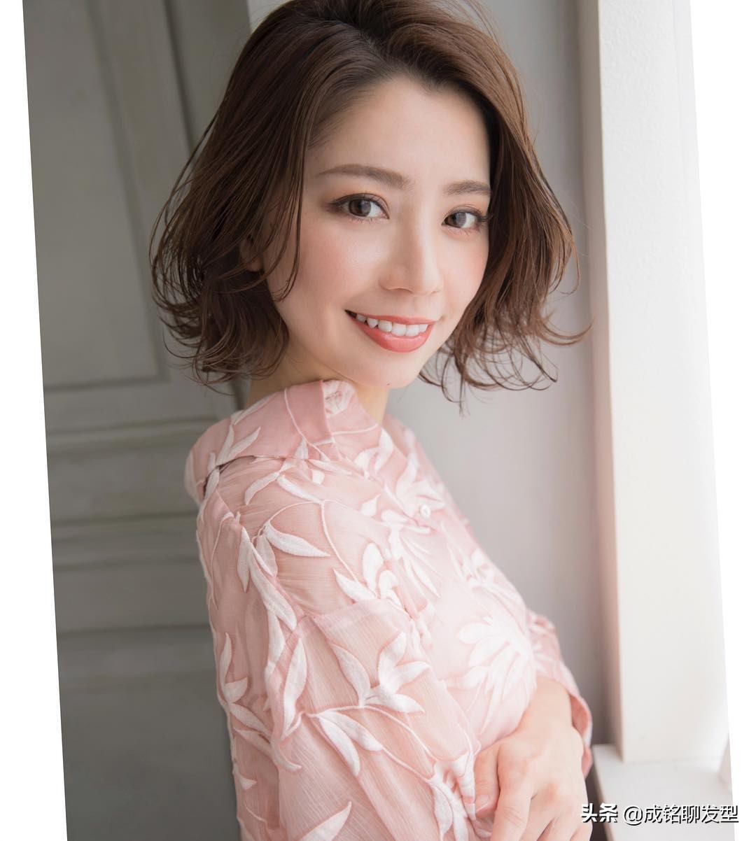 短发发型对蓬松感要求比较高,短发蓬松毛躁适合什么发型