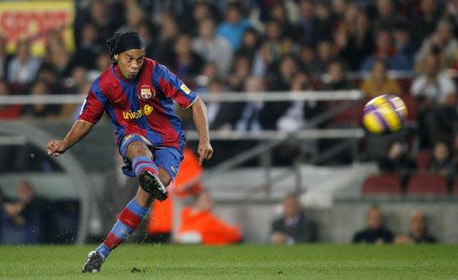 世界足球各个领域代表的传奇人物,世界足球传奇人物介绍