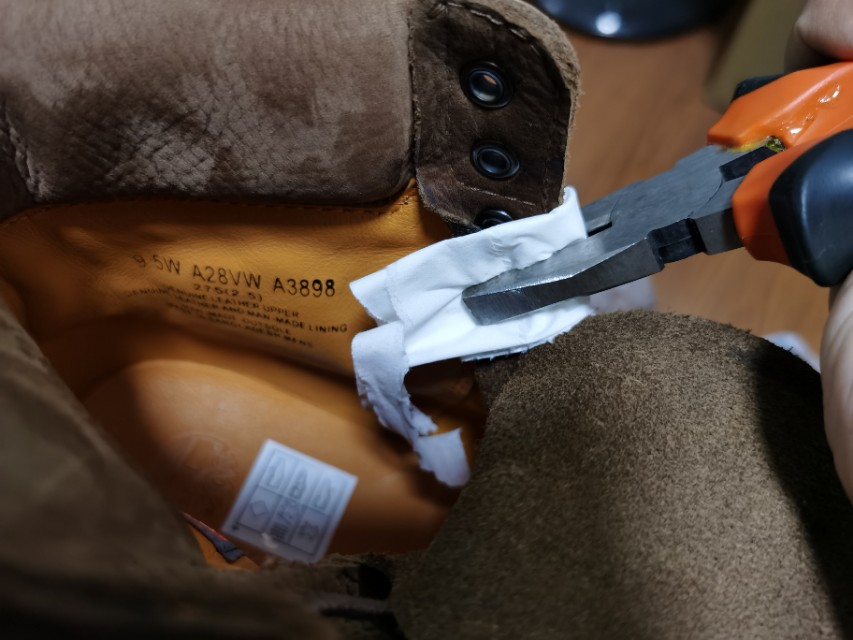 踢不烂大黄靴磨脚踝,踢不烂马丁靴磨脚吗