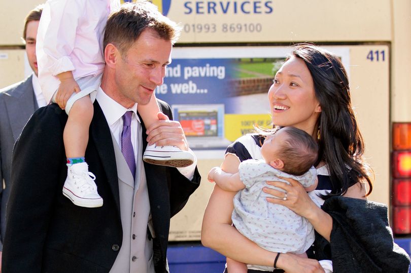 还有一个月!这位西安姑娘很可能成为英国“第一夫人”