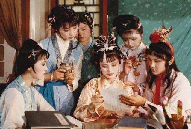 金陵十二钗黛玉与宝钗为什么并列,红楼梦金陵十二钗中林黛玉