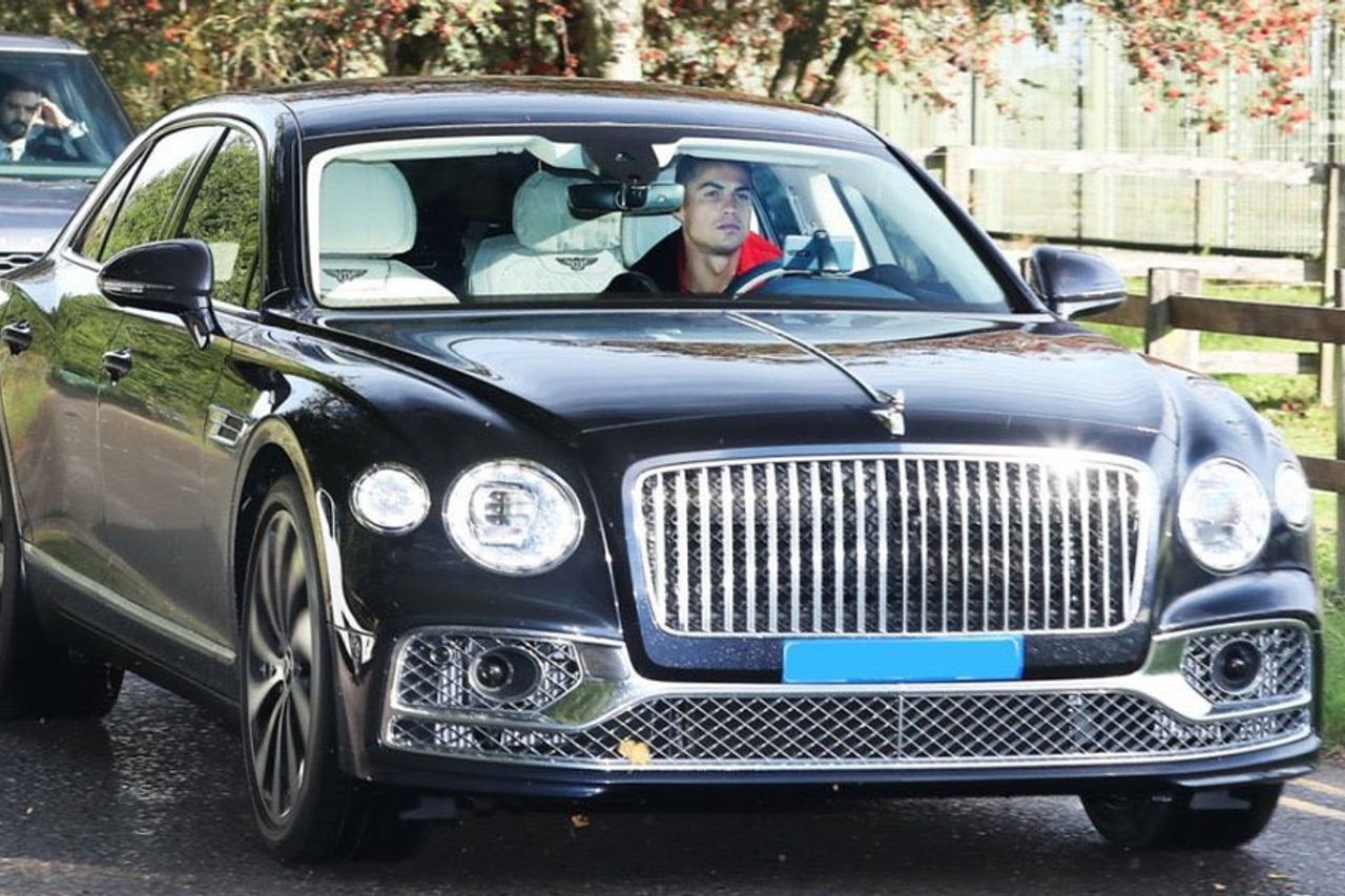 C罗在价值1700万英镑的汽车收藏中增加了一辆16.4万英镑的宾利