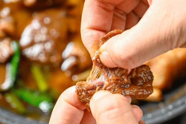 鸡煲界中的LV，澳洲龙虾做配菜，嗦一口就管不住嘴！