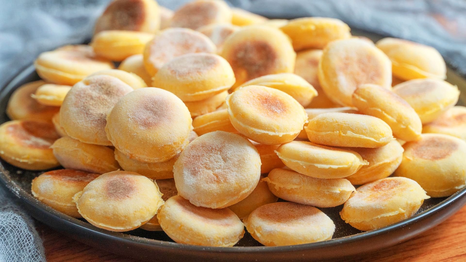 家里用的多功能电饼铛,家里有电饼铛还用买烤箱吗