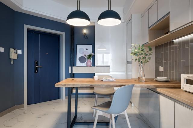 餐桌圆桌和方桌哪个更好看,餐桌方桌和圆桌怎么选