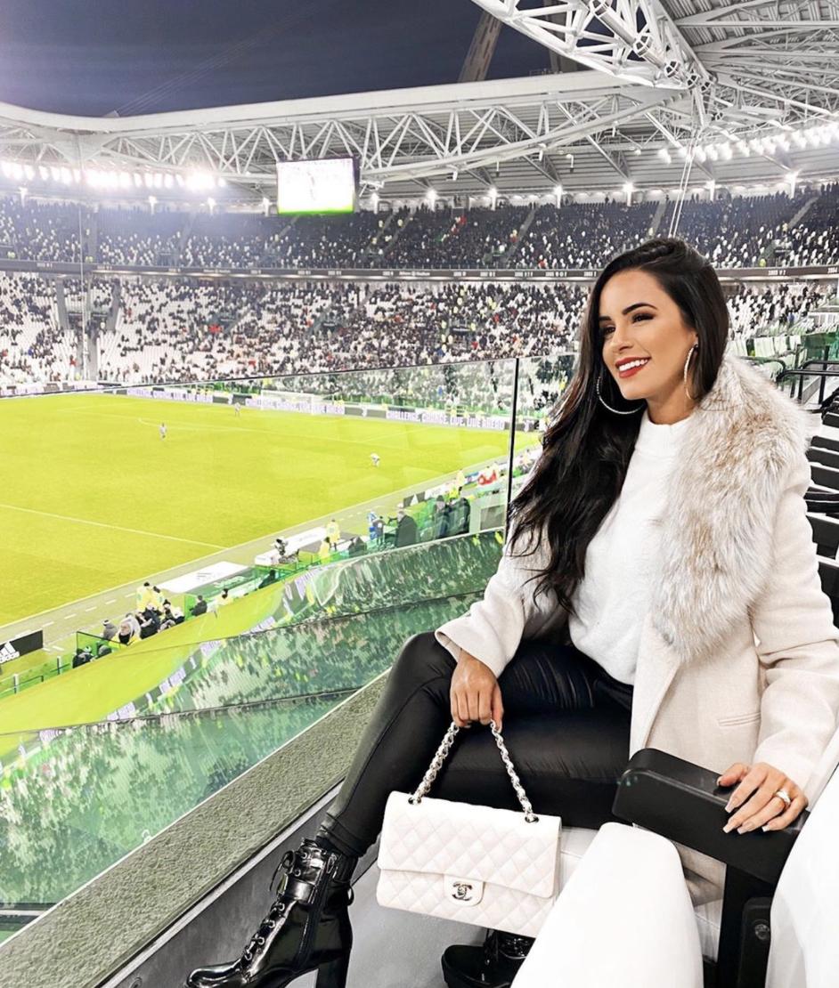 性感｜“狗剩”的贤内助，人美心更美