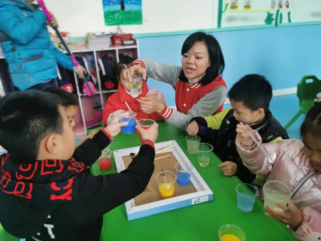 科学知识｜全园科学公开课，围观让孩子好奇心爆棚的有趣实验课程