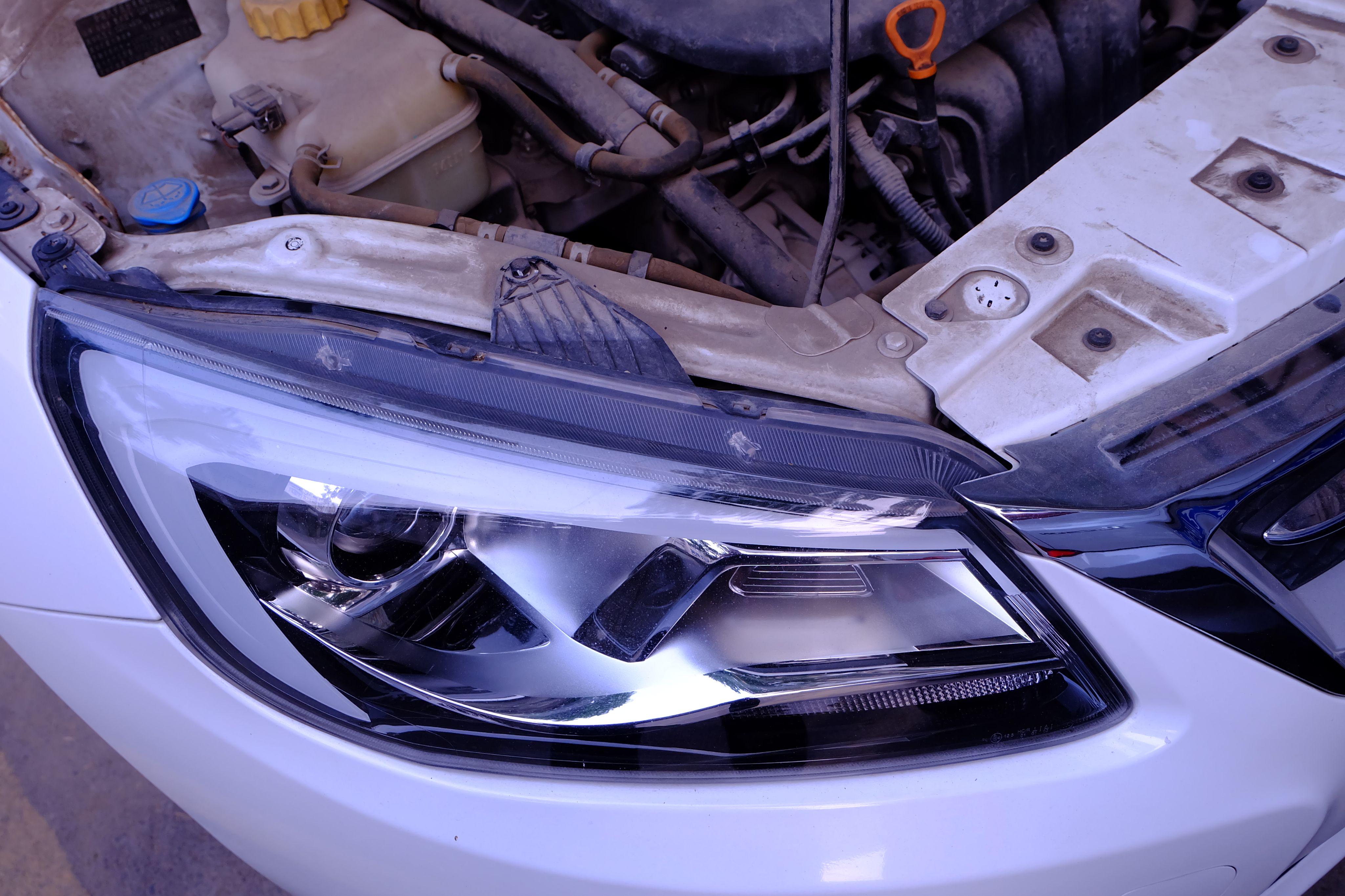 飞利浦led车灯更换灯珠,飞利浦卤素车灯安装