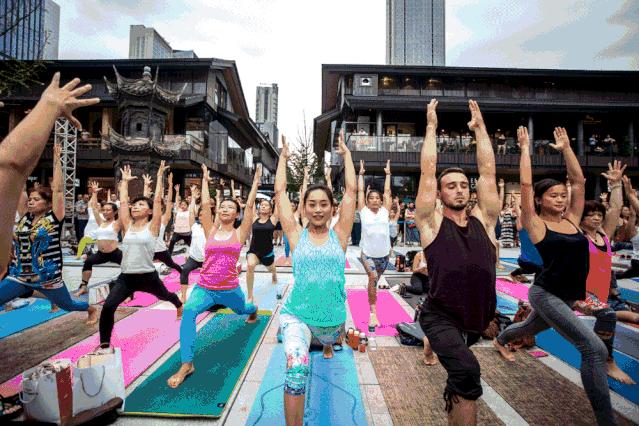 上千块的瑜伽裤,1000块一条的瑜伽裤