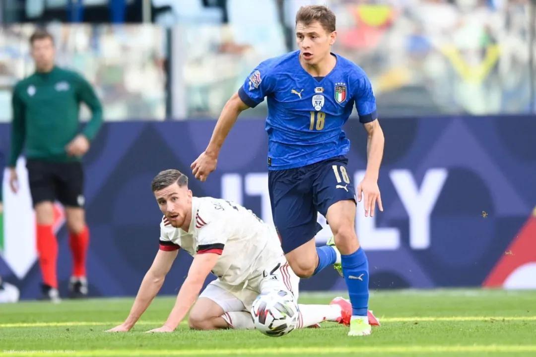 完*男美**主角巴雷拉,蓝衣蓝黑新领袖