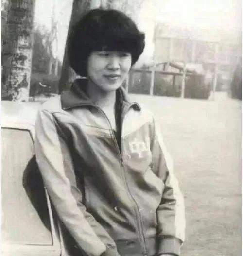 郎平成长的故事：与排球从小结缘，终成中国女排最伟大的教练员