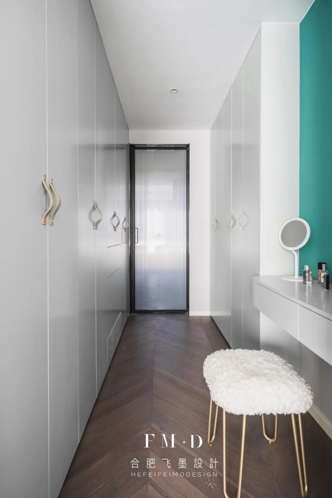 30平长方形主卧房间带衣帽间布局,衣帽间最佳布局图