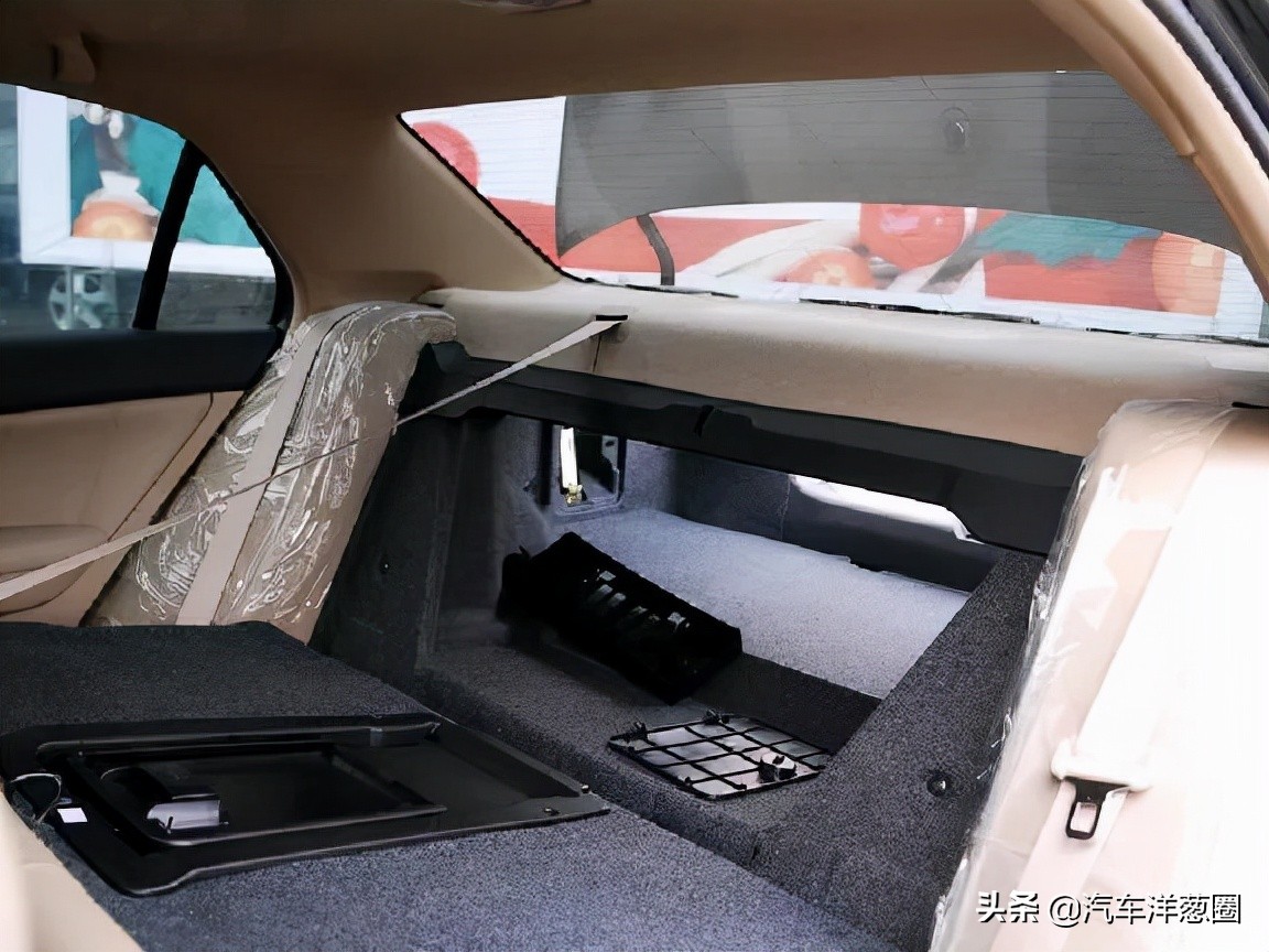 外观高端大气内饰空间豪华舒适,外观不输雅阁