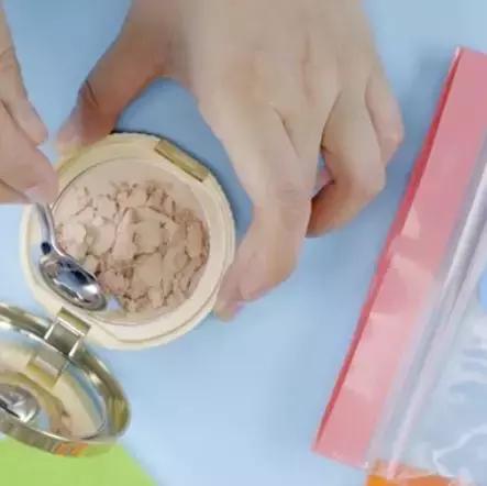 口红折断了最快修复方法,口红断裂自己修复方法