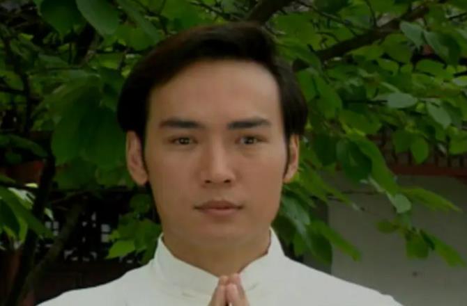 谁的白发造型惊艳到你了,首次大胆尝试白发造型