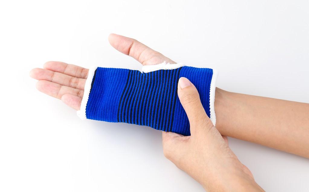 手指腱鞘炎的最佳治疗方法,拿手机导致腱鞘炎怎么办