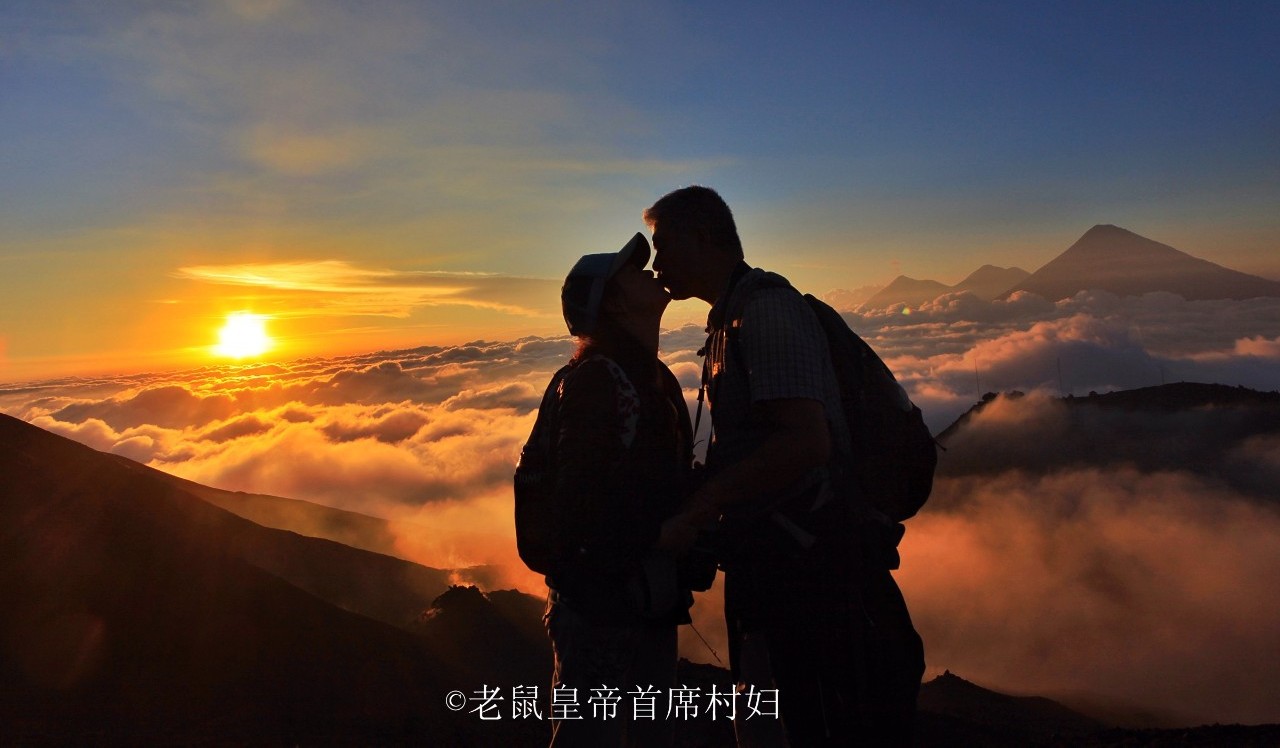 26岁的江南女子通过网络遇上了53岁的东北壮汉，一起开启人生旅行