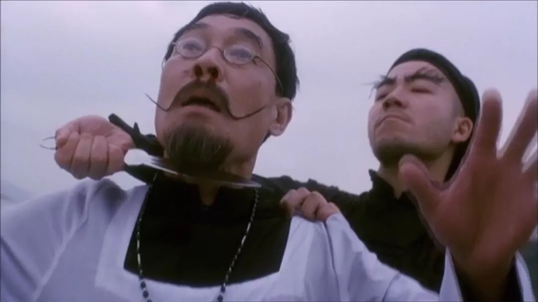 古惑仔牧师脚踢靓坤吓退乌鸦,古惑仔牧师脚踢靓坤粤语