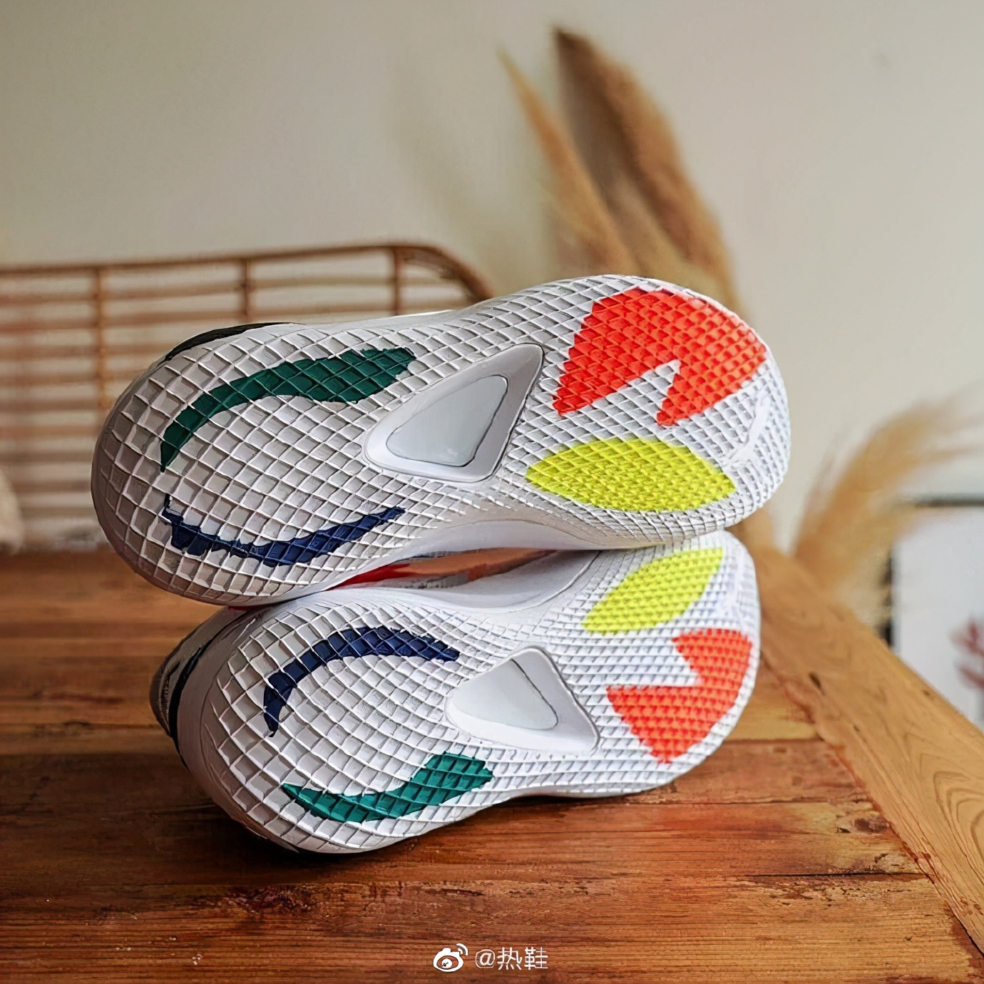 彪马，篮球鞋中的黑马！新款太带感，老款惊喜多，无鞋带他是鼻祖