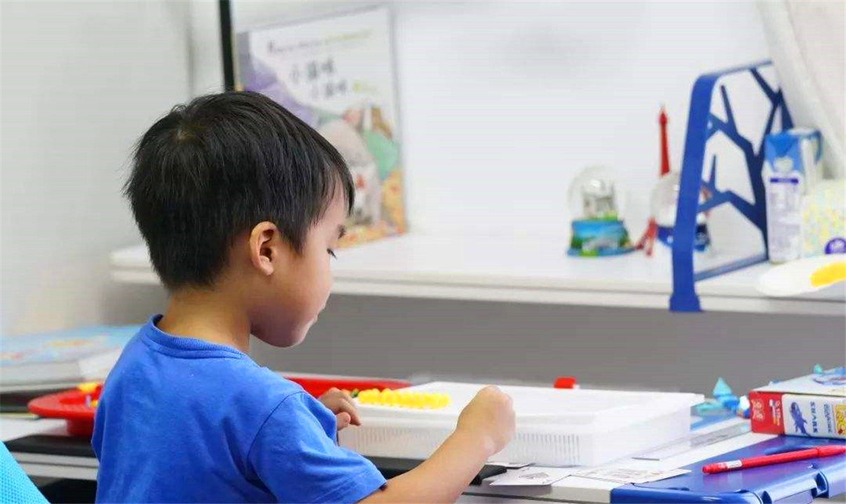 孩子总爱发呆怎么办,怎么改掉孩子发呆的习惯