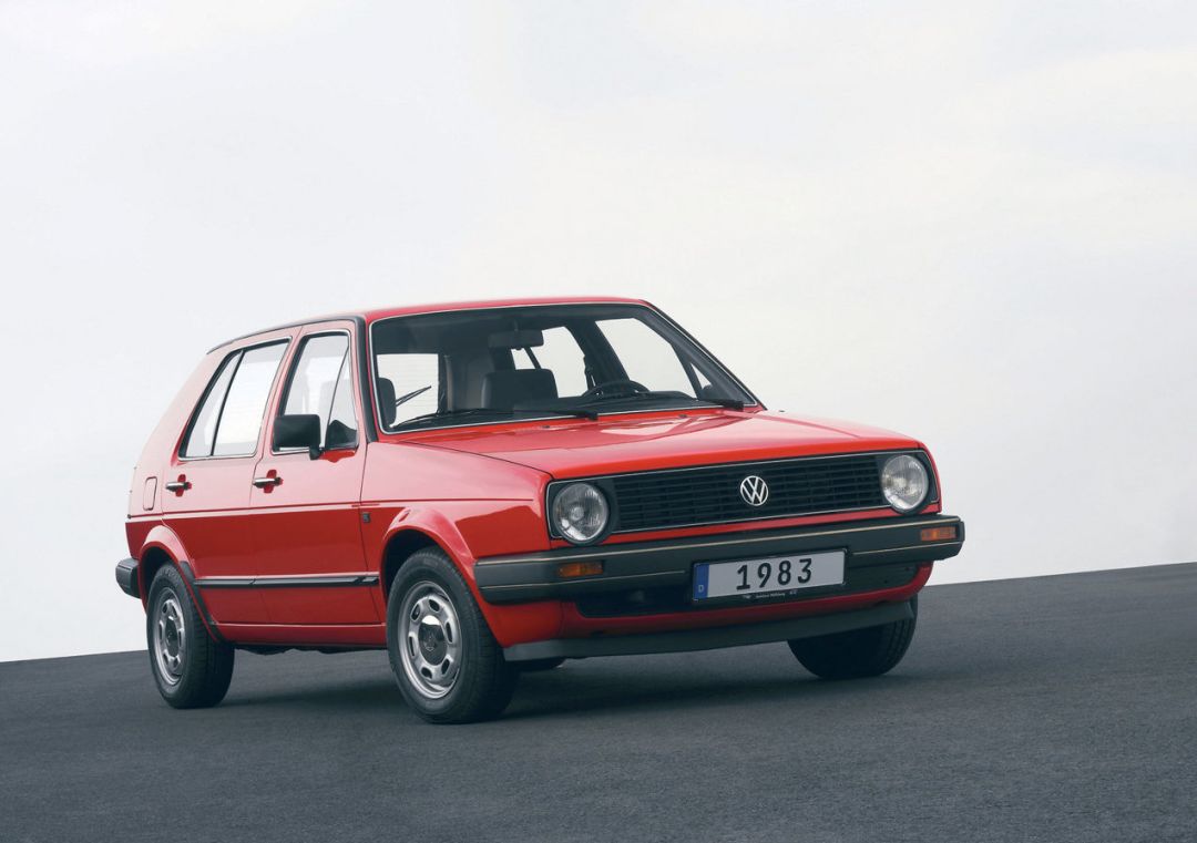 高尔夫7和高尔夫8,8代高尔夫比7代高尔夫窄