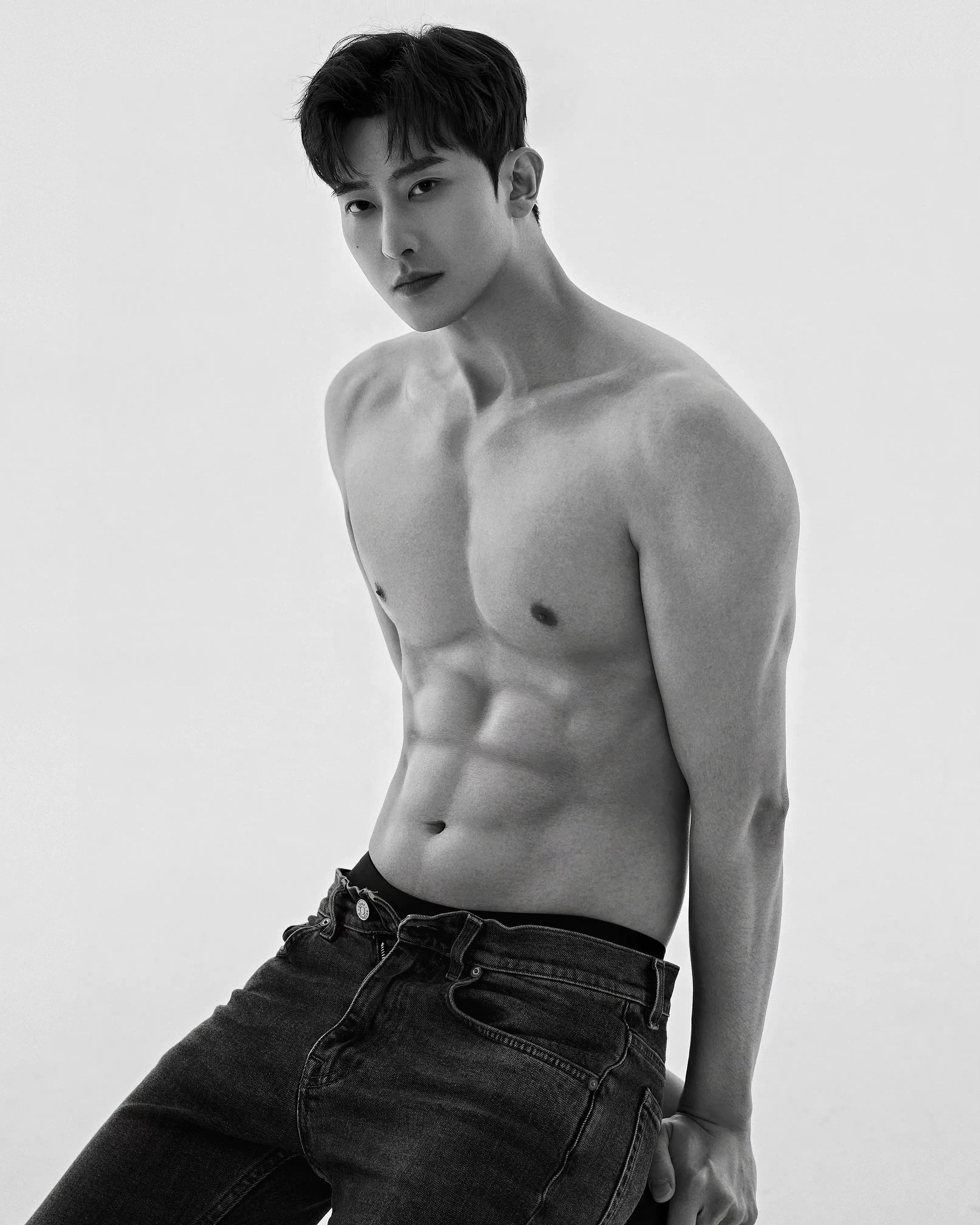 荷尔蒙爆棚的男明星的肌肉,痞帅行走的荷尔蒙男明星