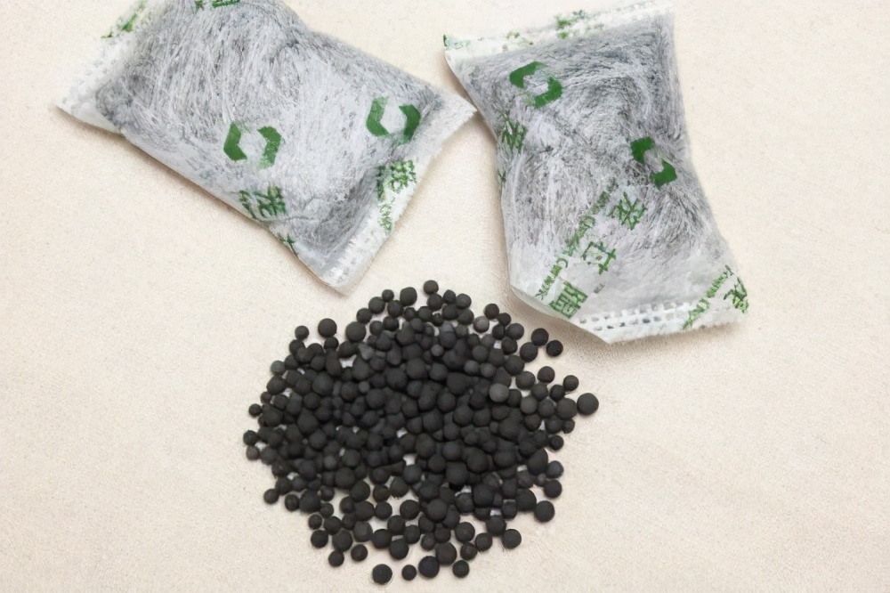 鞋子踩到臭东西怎么除臭,鞋子臭了怎样除臭女生