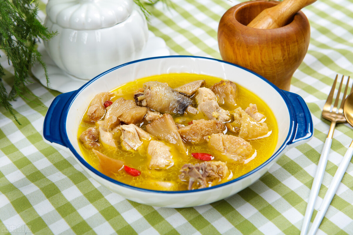 鸡肉焯水后怎样炖鲜嫩软烂又好吃,炖鸡肉的正确方法和禁忌