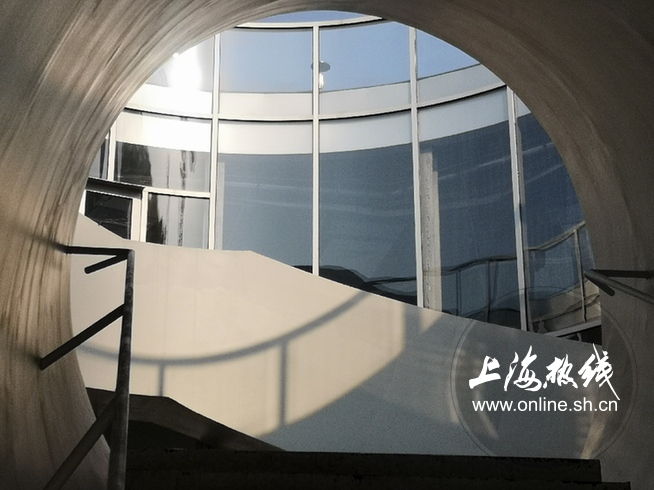 上海宁纷纷争先打卡废弃的油罐神秘的“白罐子”吸睛十足