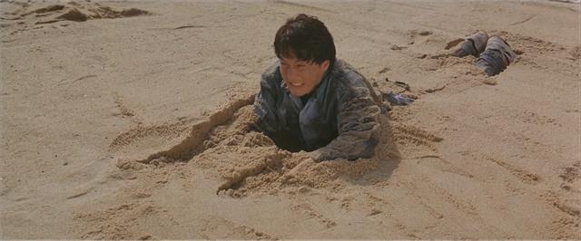 成龙红番区幕后花絮日本,成龙红番区气垫船