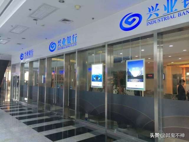 银行柜员辛酸苦楚,银行工作人员的辛酸史