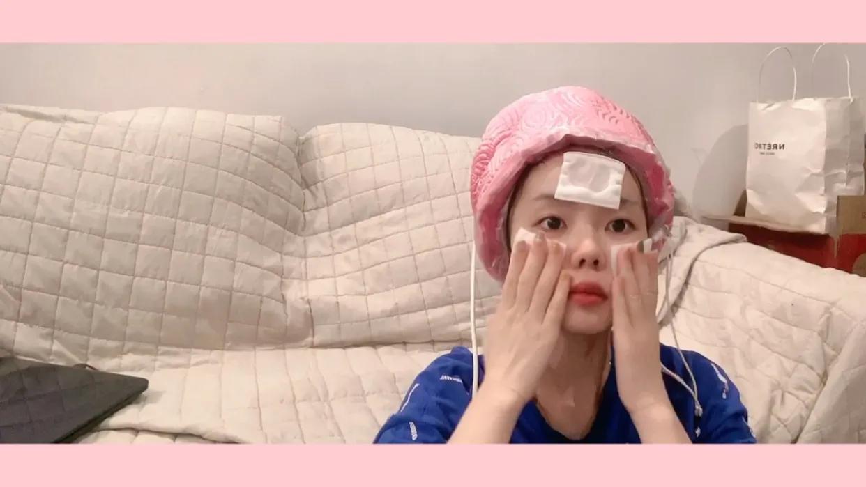 泡沫染发自己在家染教程,泡沫染发教程自己染发蓝黑色