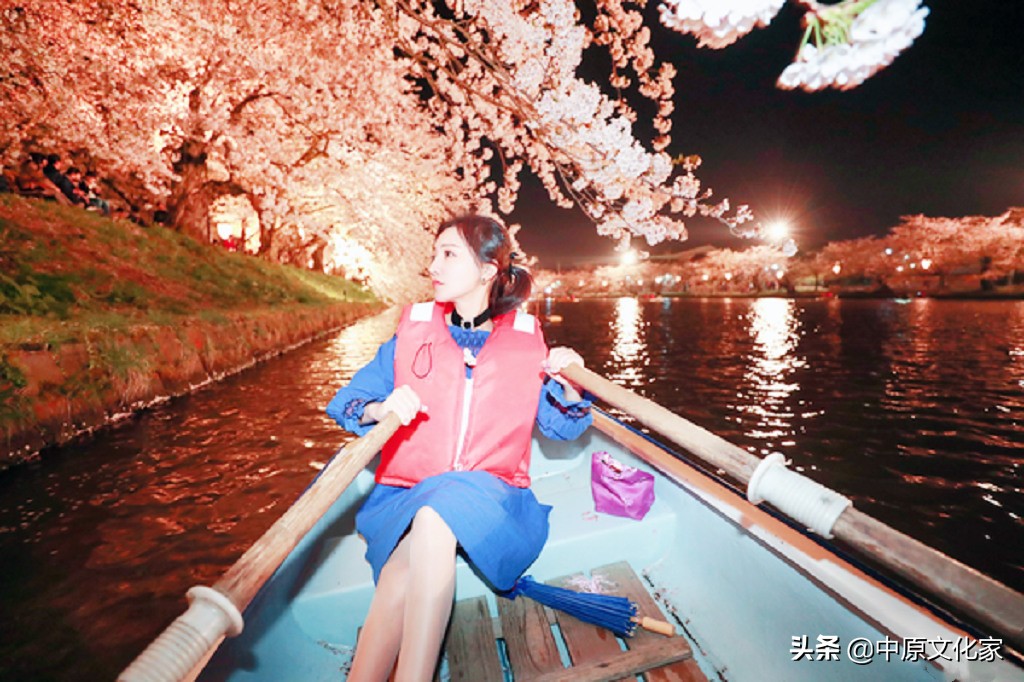 秉烛夜游烛什么意思,秉烛夜游是什么词