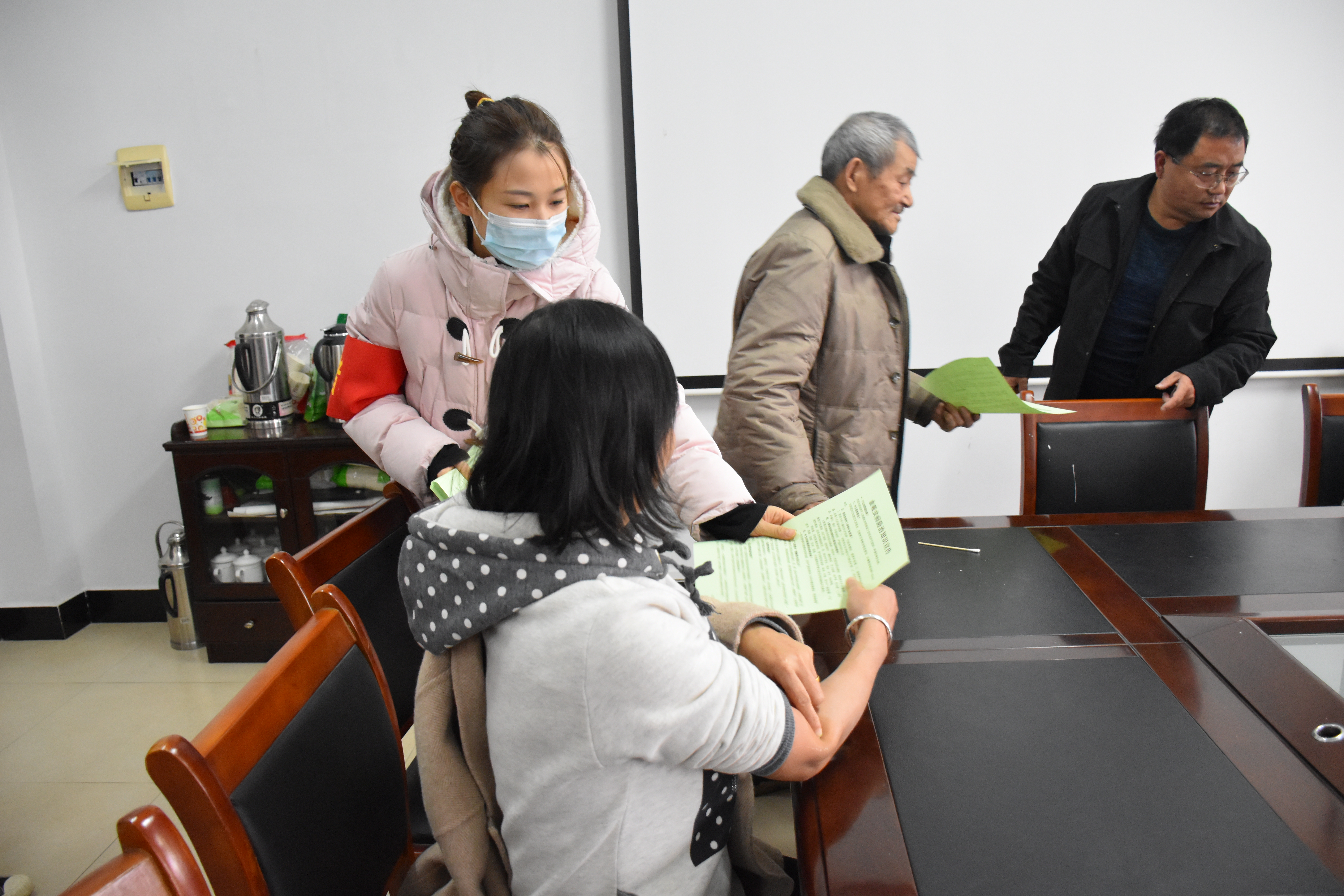 岳阳黄沙湾居民好惬意！血吸虫病免费检查送到家门口