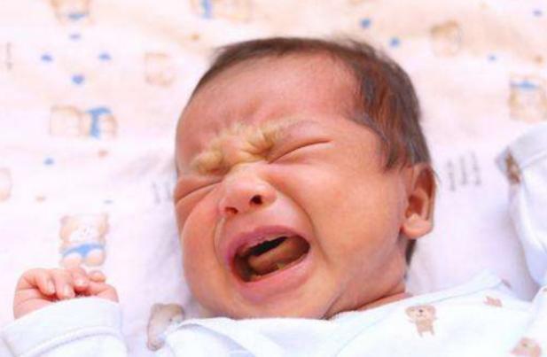 宝宝黄昏闹好不好,宝宝黄昏闹怎么安慰