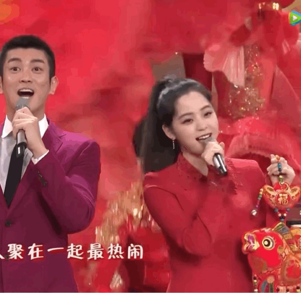 贾玲历年春晚回顾,贾玲春晚表情包动图