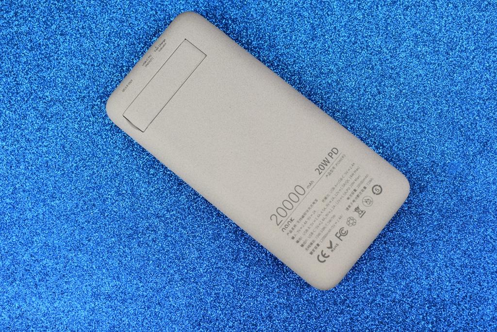 有线无线都能用的充电宝,有线加无线充电宝