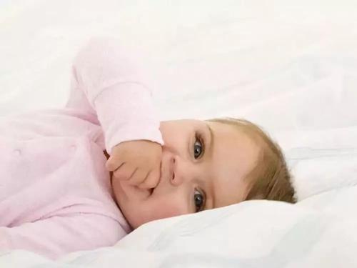 一百天宝宝是个分水岭,宝宝成长100天变化