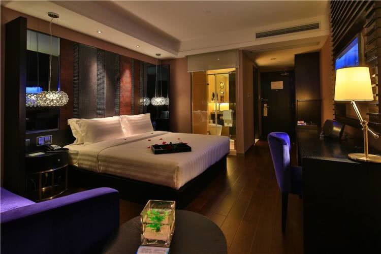 浜斾竴閽滄儬闇囨捈鏉ヨ,闇囨捈鏉ヨ鍏ㄥ満浜旀姌