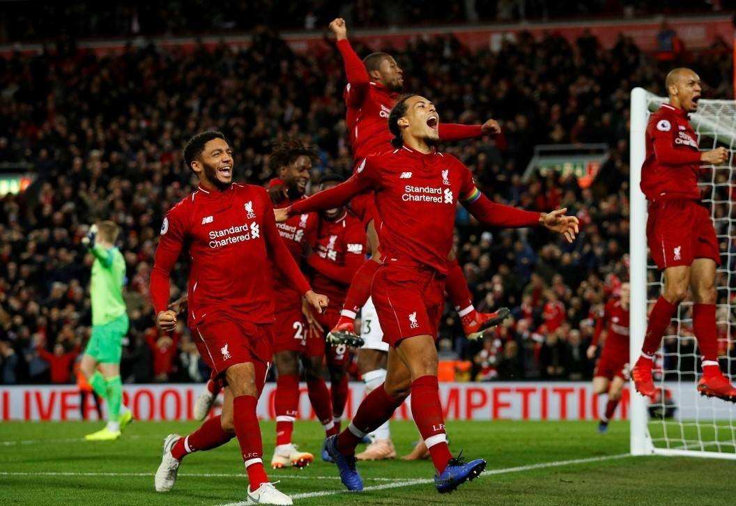 足球里摆大巴是什么阵型,摆大巴战术经典球赛