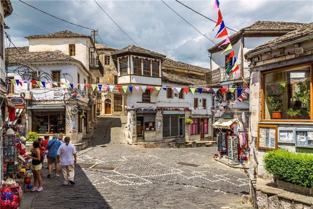 阿尔巴尼亚为何倒向西方,阿尔巴尼亚忘恩负义现在反思了吗