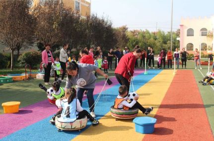 幼儿园足球特色活动报道,幼儿园足球嘉年华开幕仪式