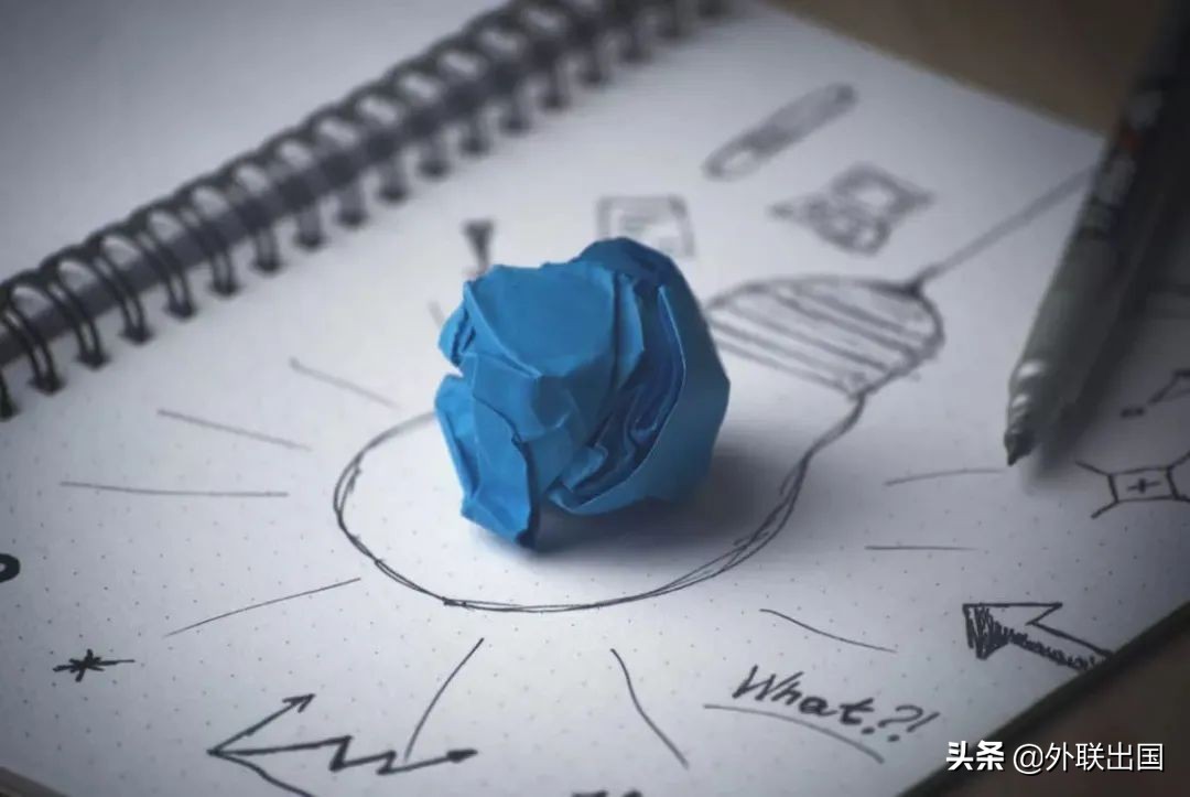 乔布斯个人简介英语ppt中英结合,乔布斯简介简短120字英文