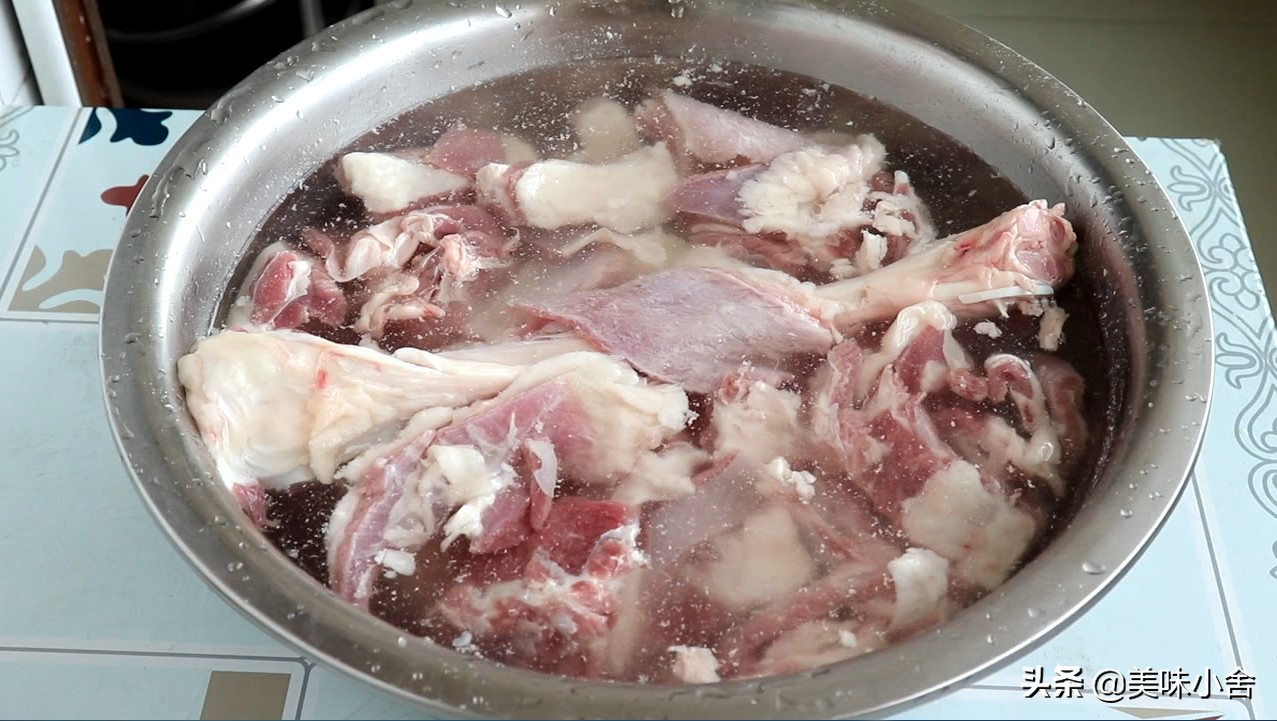 炖羊肉汤记住不要直接炖,炖羊肉汤的正确方法和步骤