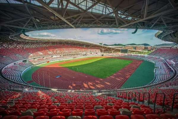 用艺术诠释青春的气息,用艺术致敬红色经典