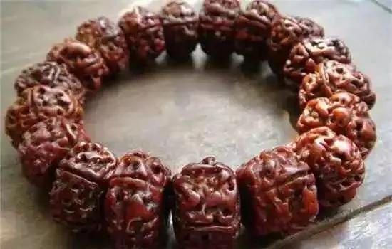 金刚菩提手串黑了怎么办,金刚菩提上油黑了怎么处理